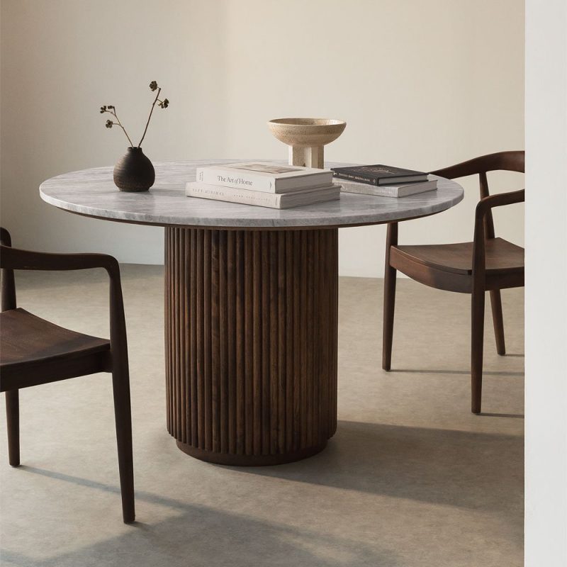 mesa-de-comedor-redonda-en-marmol-y-madera-de-mango-giselda