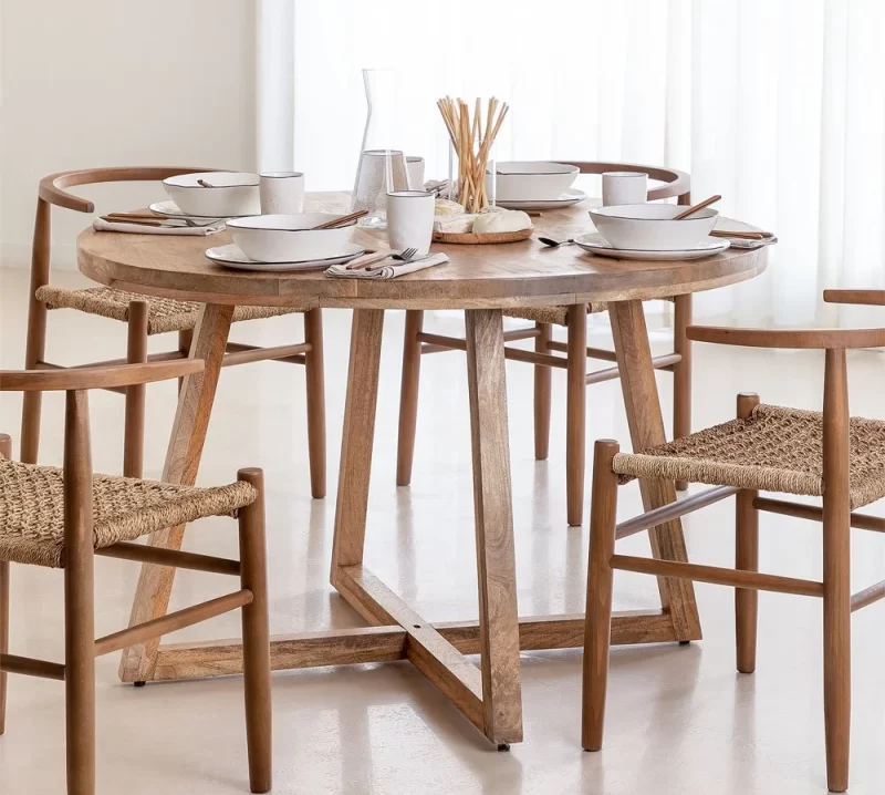 mesa-de-comedor-redonda-en-madera-de-mango-o120-cm-laysa.webp