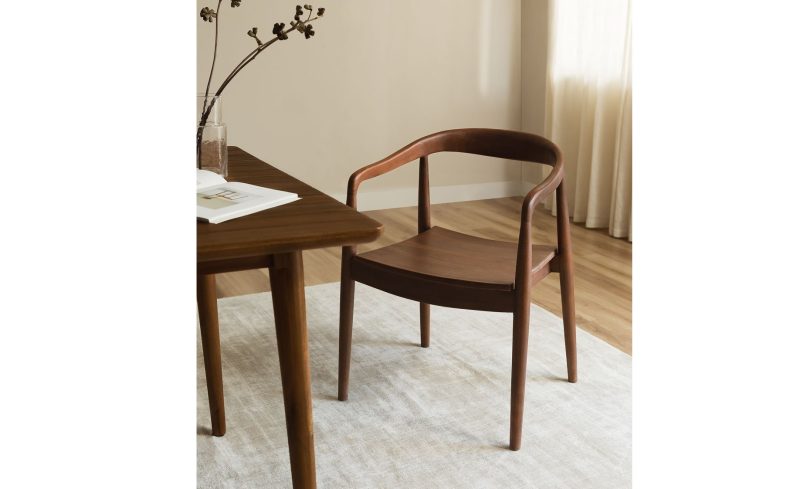 silla-de-comedor-con-reposabrazos-en-madera-de-teca-alizee-AA (1)
