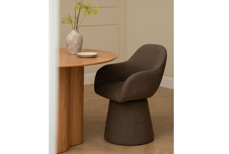 silla-de-comedor-con-reposabrazos-tapizada-erica-28