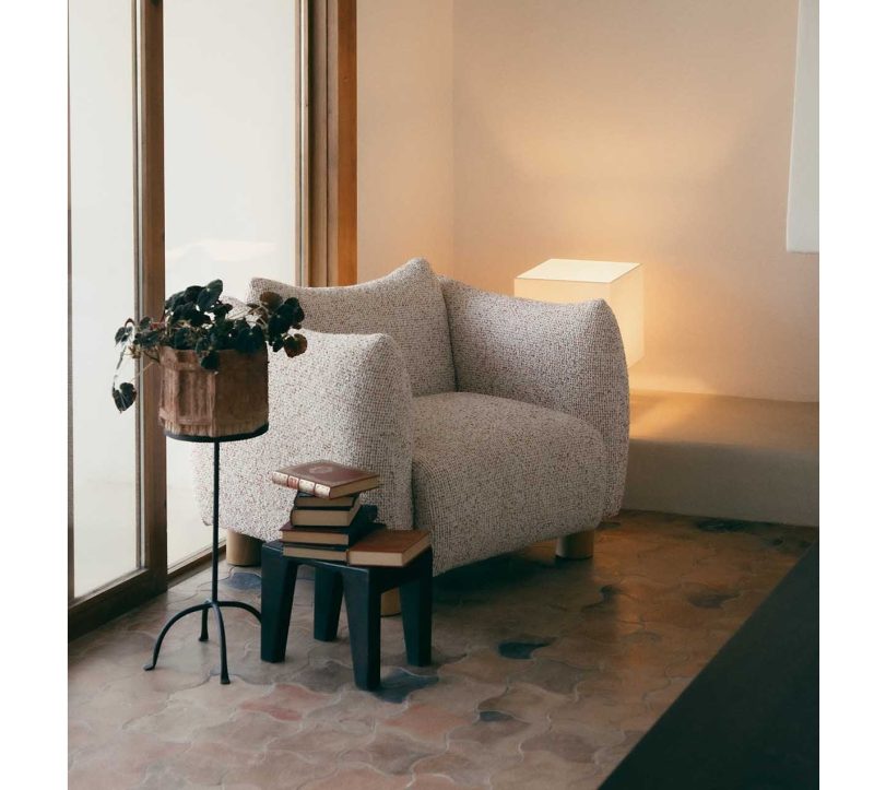 sillon-de-tela-y-madera-valeria a