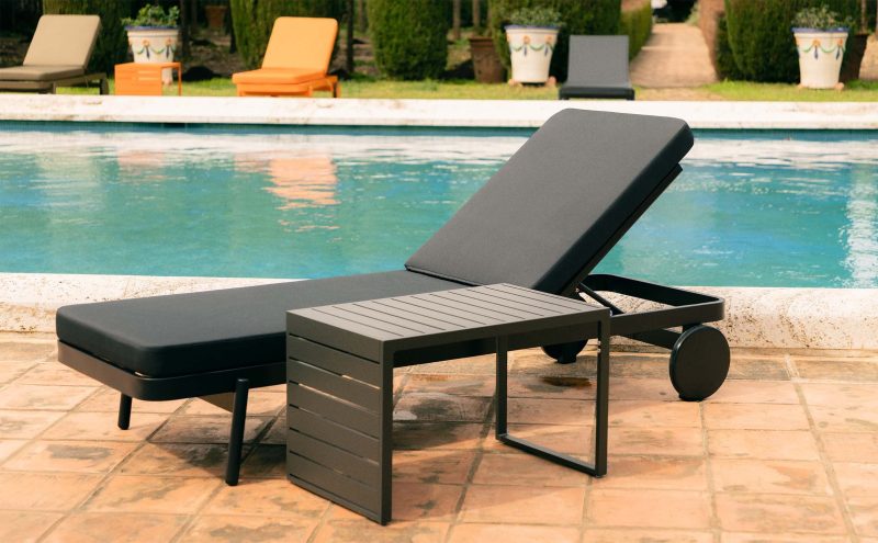 tumbona-reclinable-con-cojin-de-tela-y-aluminio-celina